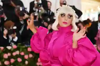 Lady Gaga Apologizes To Jimmy Fallon After Awkward 'Tonight Show' Moment