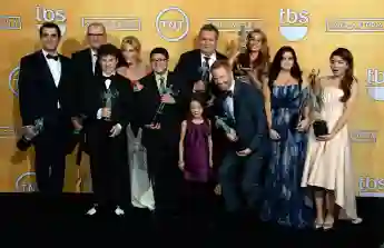 'Modern Family': The TV Show's Stars Sofia Vergara Celebrate Last Day Of Filming