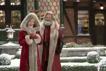 Netflix Christmas Movies Quiz films trivia questions best list watch 2021 2022 streaming