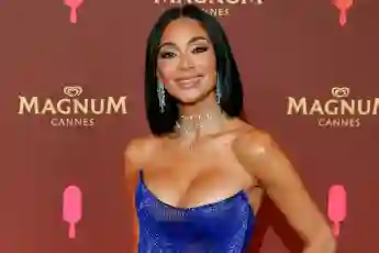 nicole scherzinger hot sexy revealing skin xxl cleavage look