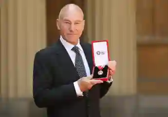 patrick stewart knight queen noble