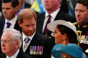 Prince Harry and Duchess Meghan lip reader reveals Queen Jubilee church service what they said news