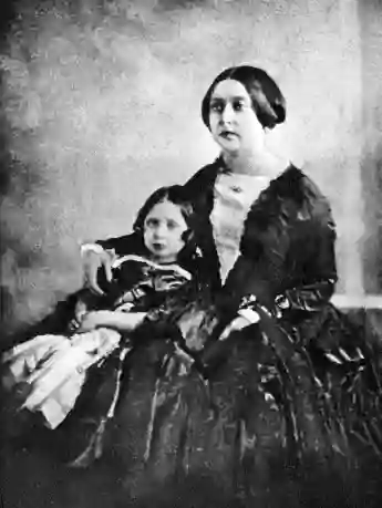 Queen Victoria and the Princess Royal, daguerreotype ca. 1844. first photograph portrait