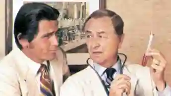 MARCUS WELBY, M.D. JAMES BROLIN, ROBERT YOUNG. Strictly editorial use only in conjunction with the promotion of the film