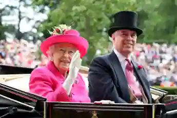 "La familia real no tiene" planes "para levantar la jubilación del príncipe Andrew de los deberes públicos, según un informe