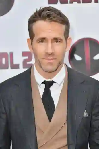 Ryan Reynolds Shares Funny Social Distancing Message About Doctors And Celebrities - Watch Here