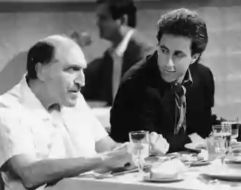 Seinfeld cast who have died: "Uncle Leo" actor Len Lesser passed away today now 2022 after show ended cancelled