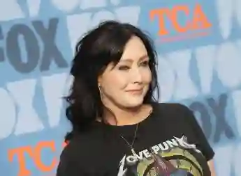 Shannen Doherty Is Against Botox Craze In Hollywood makeup free selfie 2021 new photo picture story