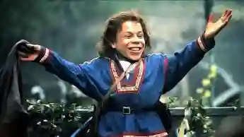 Warwick Davis Characters: Willow Ufgood Film: Willow (USA/NZ 1988) Director: Ron Howard 20 May 1988 PUBLICATIONxINxGERxS