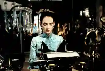 Winona Ryder en una escena de la película 'Drácula'