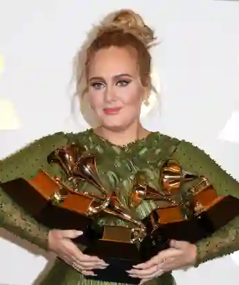 Adele Shows Off Massive Weight Loss Transformation In Stunning Little Black Dress.