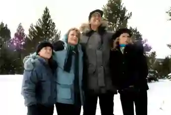 NATIONAL LAMPOON S CHRISTMAS VACATION, Johnny Galecki, Beverly D Angelo, Chevy Chase, Juliette Lewis, 1989 Warner Bros/C