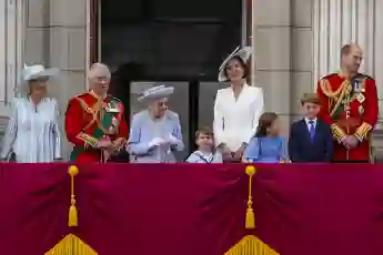 The British royal family stand together on the balcony in London to mark the Queen's 70th jubilee in 2022