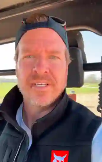 Chip Gaines with an injured face