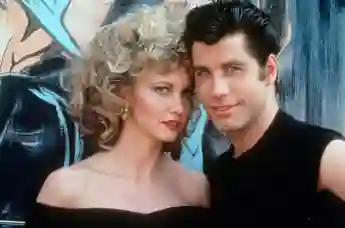 Olivia Newton-John y John Travolta en una imagen promocional de la película 'Vaselina'