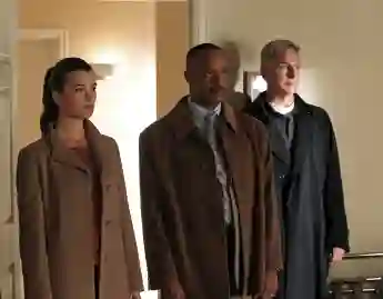 Coté de Pablo ("Ziva") alongside Rocky Carroll ("Leon Vance") and Mark Harmon ("Gibbs") on NCIS 2012
