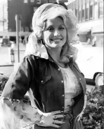 Dolly Parton in 1977
