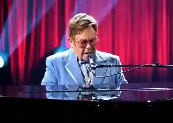 Elton John postpones farewell tour in Indianapolis as he "is extremely unwell"