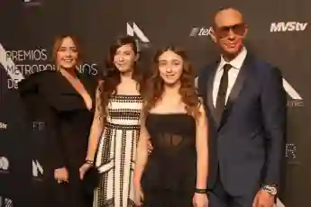 Erik Rubín, Andrea Legarreta y sus hijas, Mía y Nina