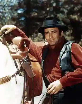 James Drury Characters: The Virginian Television: The Virginian (1962) 19 September 1962 PUBLICATIONxINxGERxSUIxAUTxONL