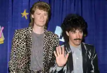 UNITED  STATES  -  JANUARY  01:    (L-R)  Musical  performers  Daryl  Hall  and  John  Oates.DMI/T