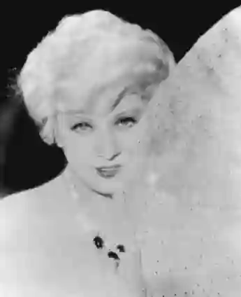 Mae West in Belle of the Nineties, 1934 (photo) 7243401 Mae West in Belle of the Nineties, 1934 (photo); (add.info.: Bel