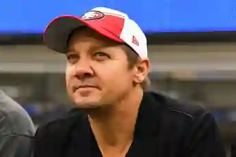 INGLEWOOD, CA - SEPTEMBER 17: Actor Jeremy Renner looks on during the NFL, American Football Herren, USA game between th