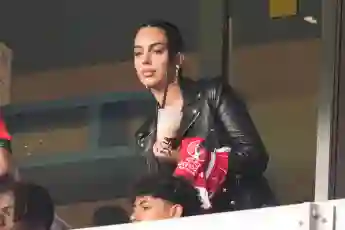 Georgina Rodriguez et sa famille lors du match de football de l'Euro 2024 entre la Turquie et le Portugal au Signal Iduna Park, Do