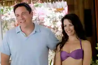 Jon Favreau & Kristin Davis Characters: Joey, Lucy Film: Couples Retreat (USA 2009) Director: Peter Billingsley 08 Octob