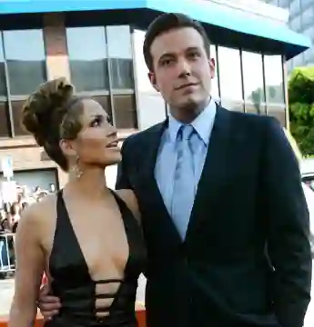 Jennifer Lopez and Ben Affleck at the premiere of the film "Love with Risk - Gigli" on July 27, 2003