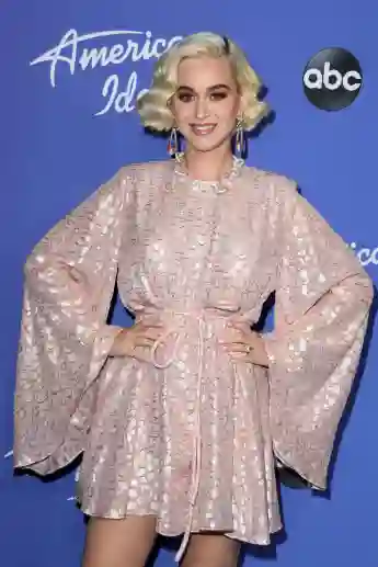 Katy Perry passes out during American Idol audition due to a gas leak