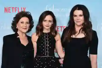 Kelly Bishop, Lauren Graham and Alexis Bledel attend the premiere of Gilmore Girls: A Year in the Life on Netflix on November 18, 2016.
