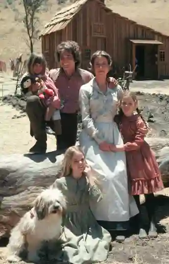 El elenco de 'La familia Ingalls' en 1974