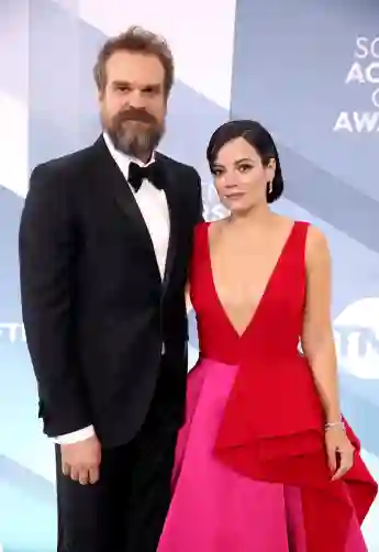 Lily Allen Opens Up About Her First Date With David Harbour