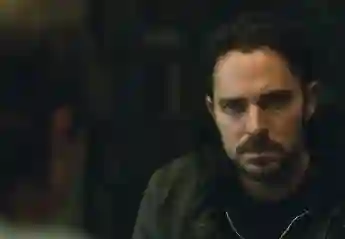 Manolo Cardona en una escena de la serie '¿Quién mató a Sara?'