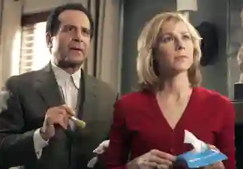 Tony Shalhoub and Traylor Howard in 'Monk'