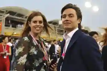 La princesa Beatriz y Edoardo Mapelli Mozzi durante el GP de Bahréin, 31 de marzo de 2019.
