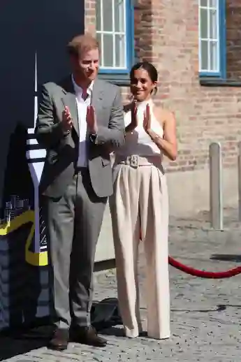 Prince Harry and Duchess Meghan at Düsseldorf City Hall