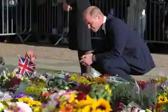 Prince William Royals Queen Elizabeth Death Mourning