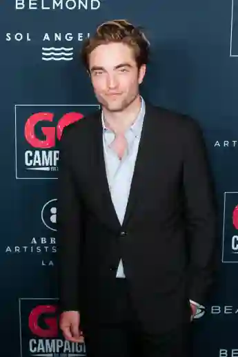 Robert Pattinson is the world's most handsome man, according to a plastic surgeon.