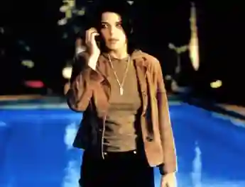 Neve Campbell as "Sidney Prescott" in 'Scream' (2000).