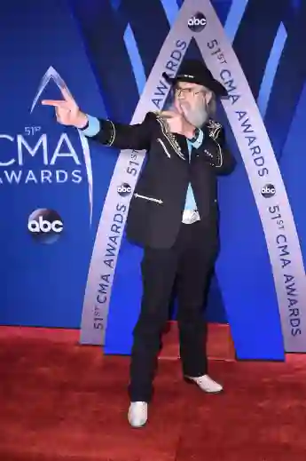 Si Robertson attends the 51st annual CMA Awards on November 8, 2017, in Nashville, Tennessee.