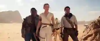 The Star Wars actor who lost his script for The Rise of Skywalker has now confessed!