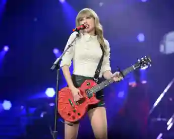 Taylor Swift Announces 'Red' Will Be Her Next Re-Recorded Album