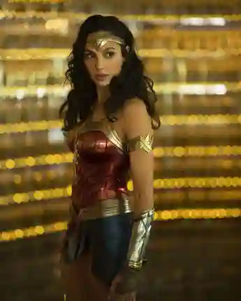 The first trailer for Wonder Woman 1984 with Gal Gadot is here!