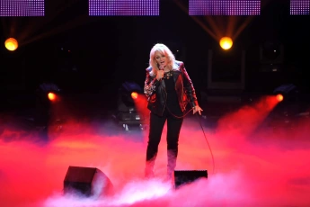 Bonnie Tyler continues to cause concern.