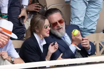 Britney Theriot and Russell Crowe