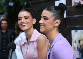 Charlie D'Amelio and Dixie D'Amelio at an event