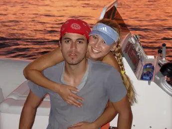 Enrique Iglesias and Anna Kournikova on a yacht
