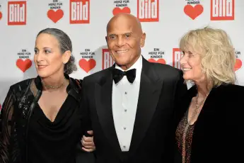 Harry Belafonte with daughter Gina and wife Pamela